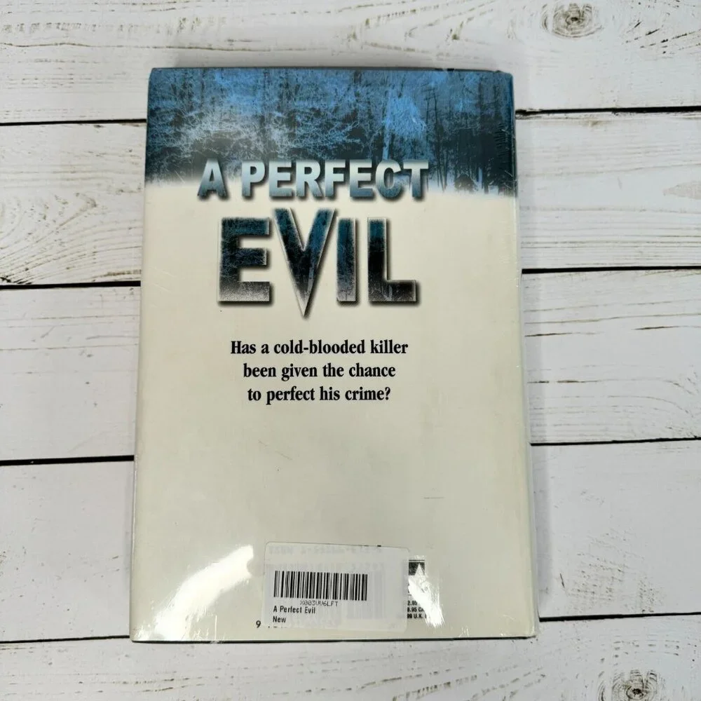 A Perfect Evil by‎ Alex Kava Hardcover Thriller Crime Fiction Debut Sealed